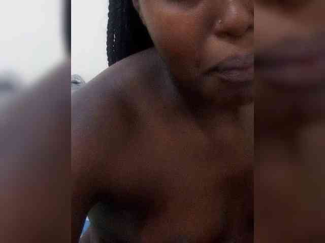 Innocent-Slut webcam