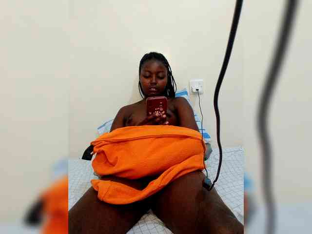 Innocent-Slut webcam