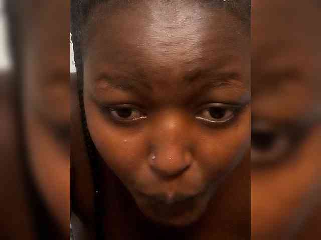 Innocent-Slut webcam