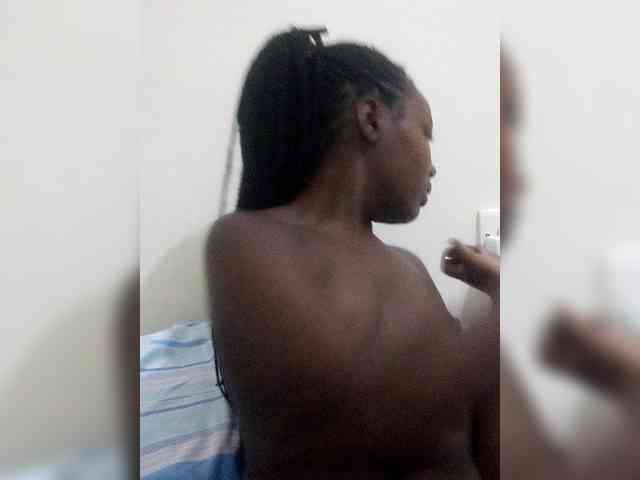 Innocent-Slut webcam