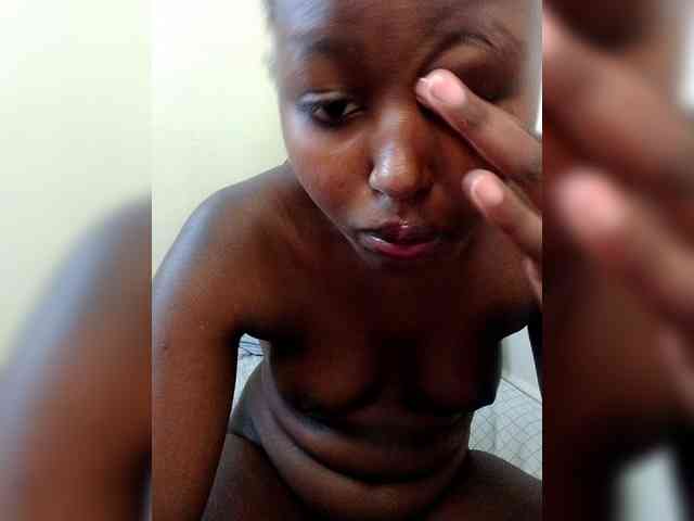 Innocent-Slut webcam