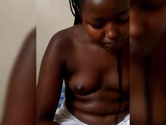 Innocent-Slut webcam