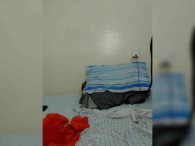 Innocent-Slut webcam