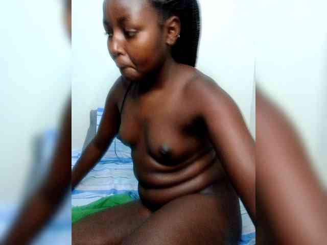 Innocent-Slut webcam