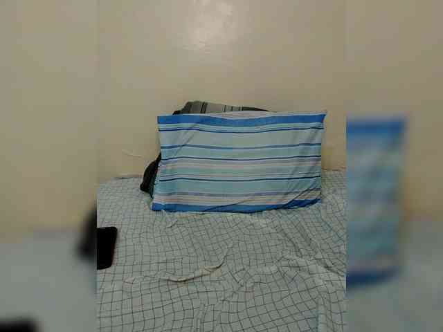 Innocent-Slut webcam