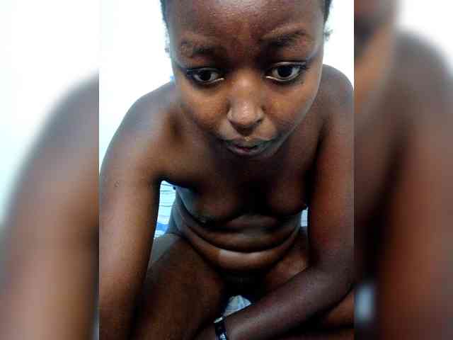 Innocent-Slut webcam