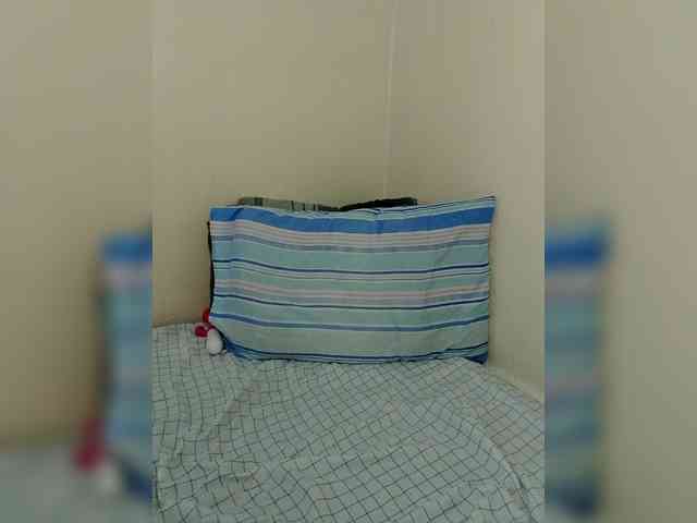 Innocent-Slut webcam