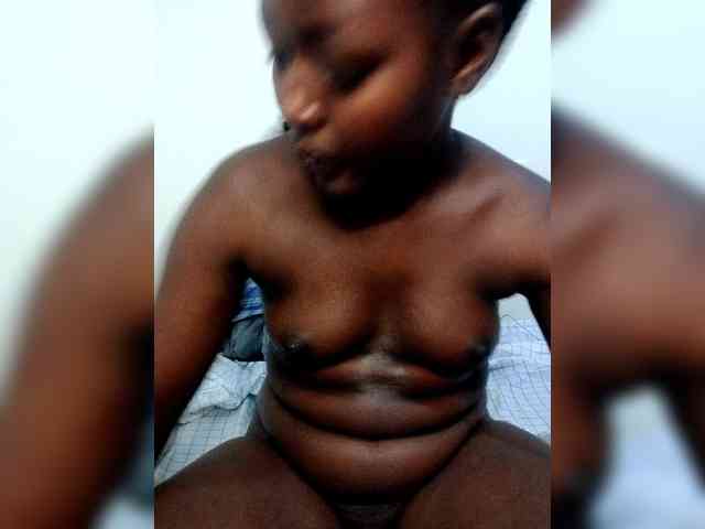 Innocent-Slut webcam