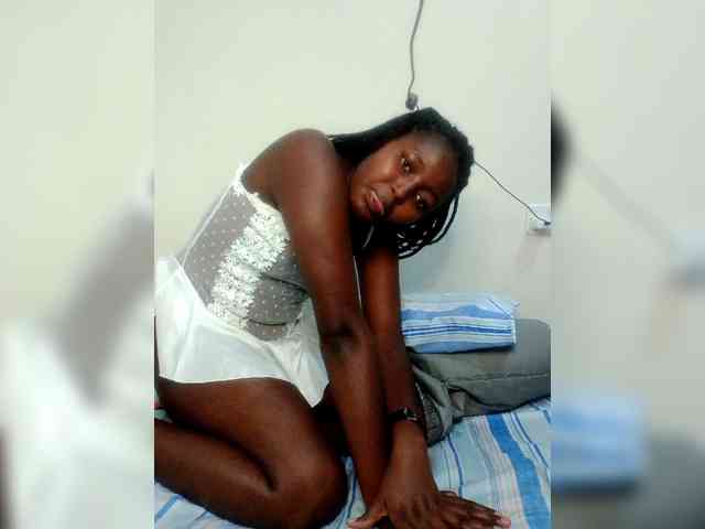 Innocent-Slut webcam