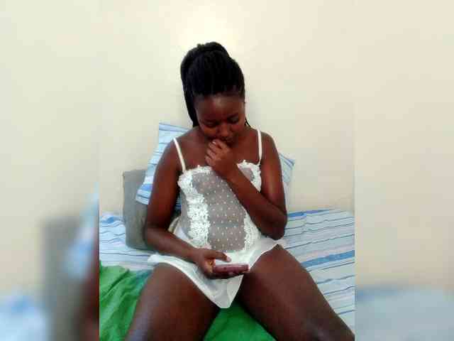 Innocent-Slut webcam