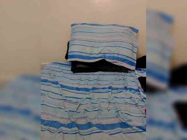 Innocent-Slut webcam