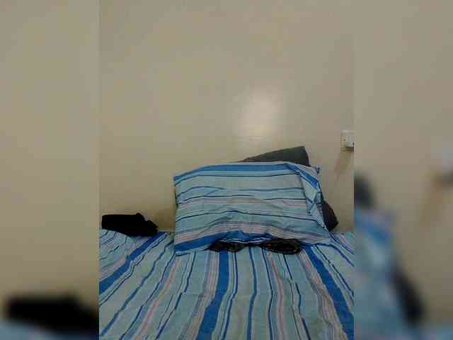 Innocent-Slut webcam