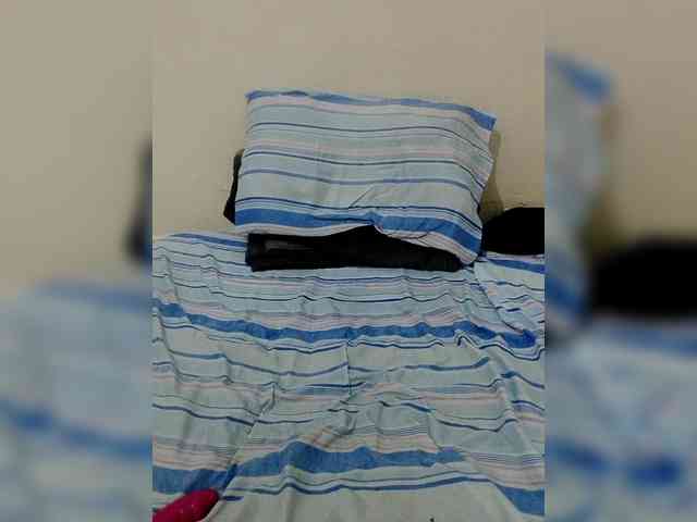 Innocent-Slut webcam