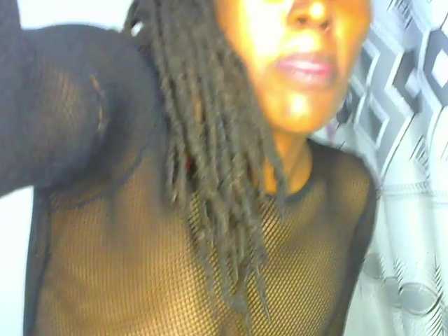 cherry96's BongaCams show and profile