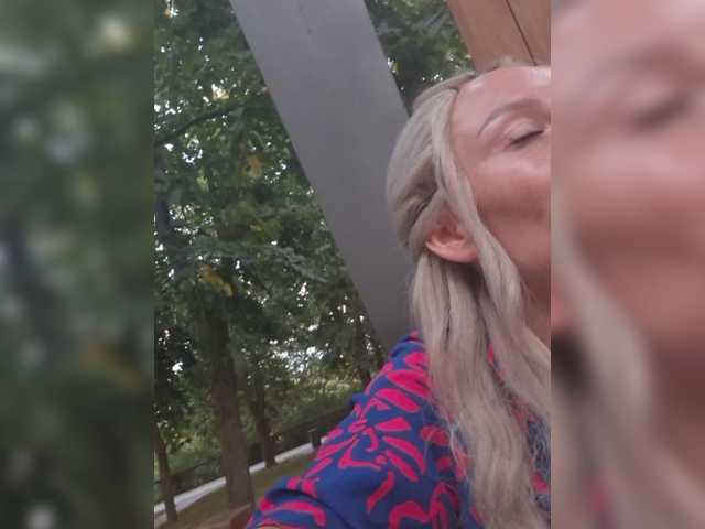 Vika350 live webcam show