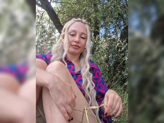Vika350 live cam on BongaCams