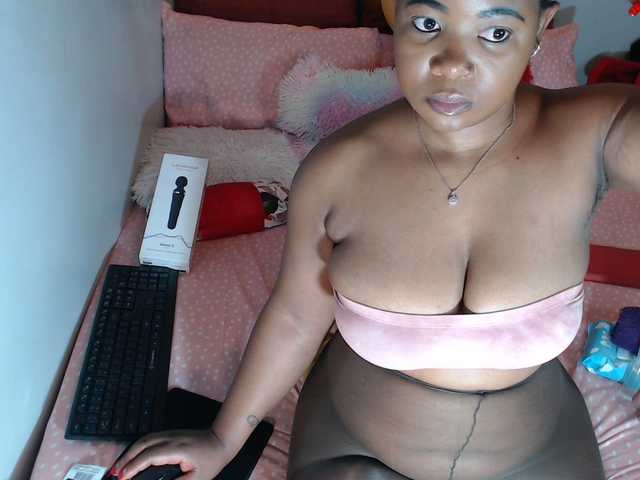 Sexypreshiee live cam on BongaCams