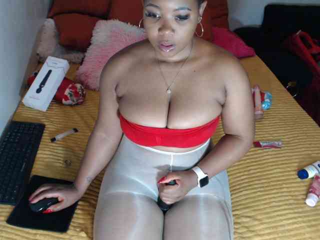 Sexypreshiee webcam