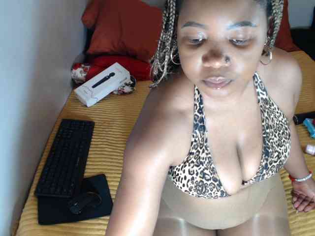 Sexypreshiee webcam