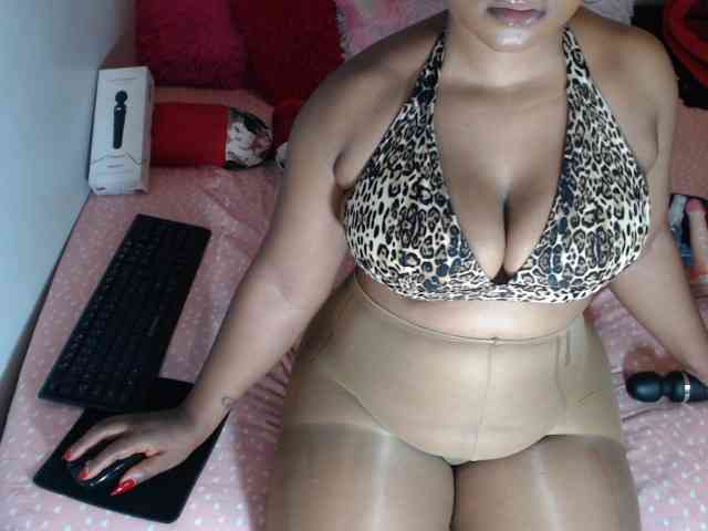 Sexypreshiee webcam