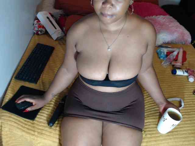 Sexypreshiee webcam