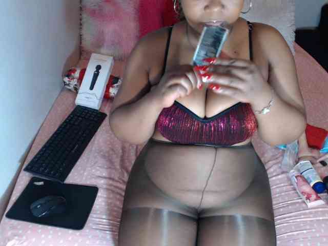 Sexypreshiee webcam