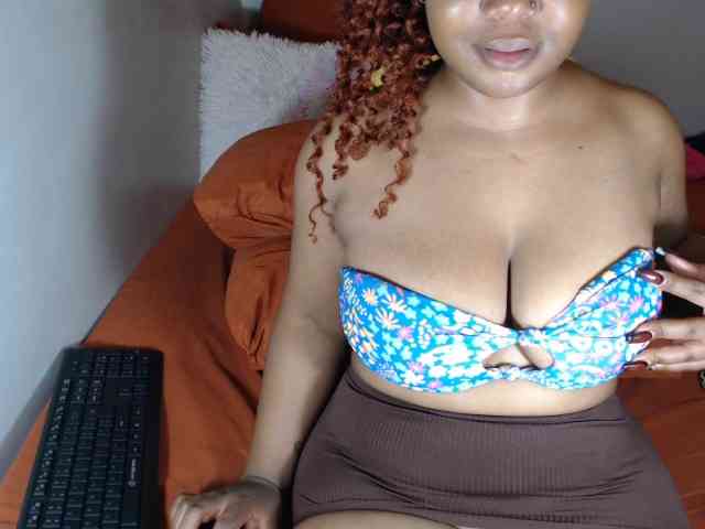 Sexypreshiee webcam