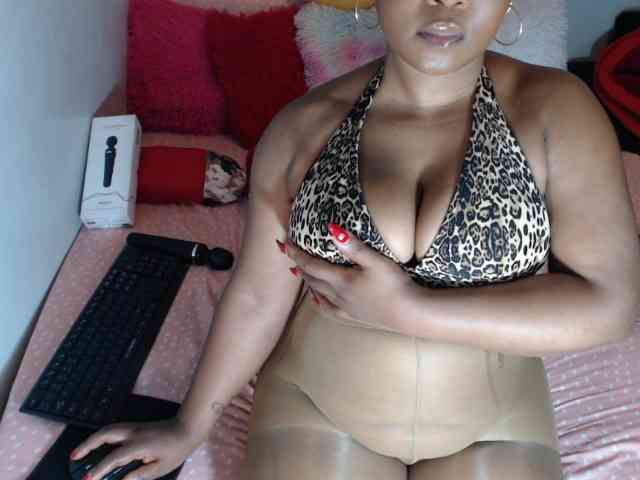 Sexypreshiee webcam