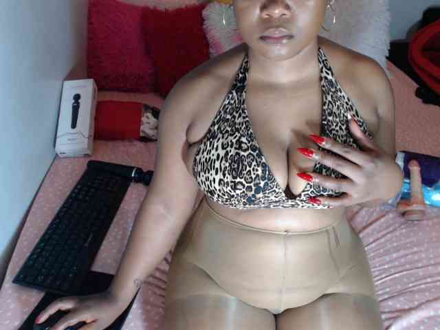 Sexypreshiee webcam