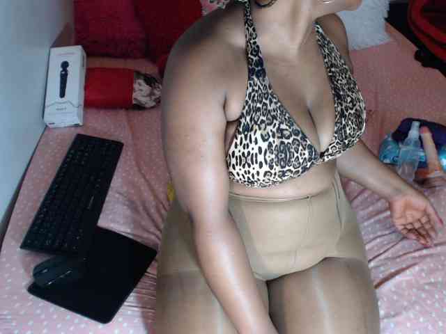 Sexypreshiee webcam