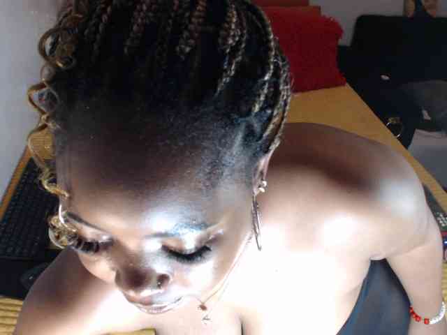 Sexypreshiee webcam