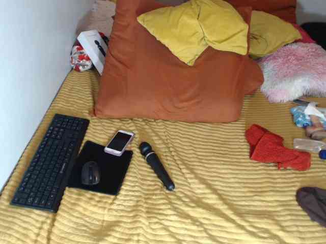 Sexypreshiee webcam