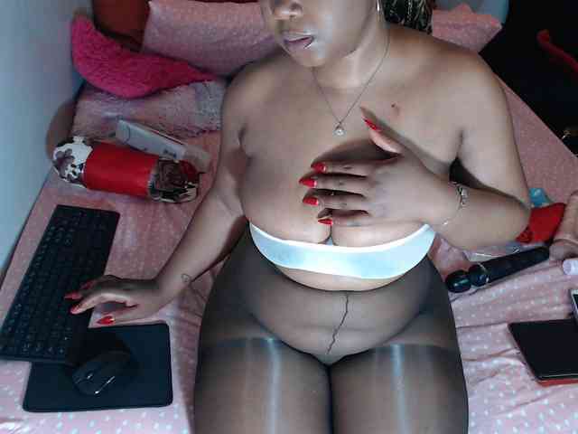 Sexypreshiee webcam