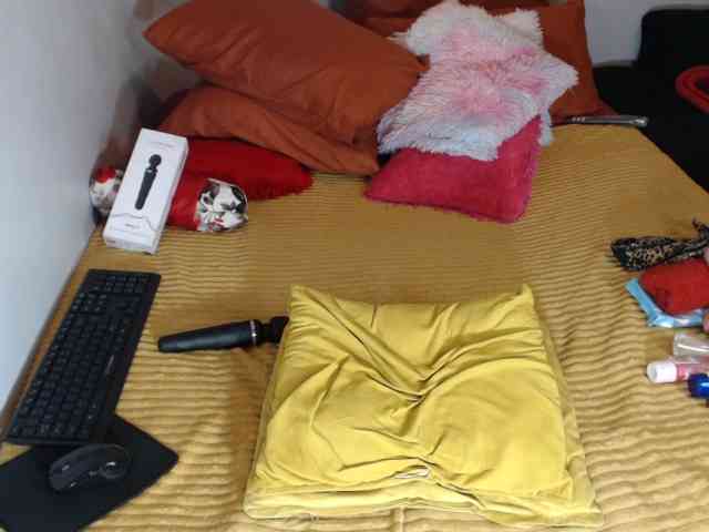 Sexypreshiee webcam