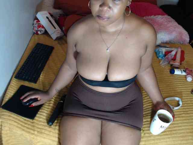 Sexypreshiee webcam