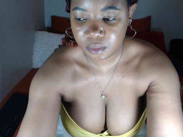 Sexypreshiee webcam