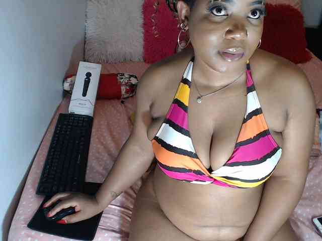Sexypreshiee Live Webcam on BongaCams