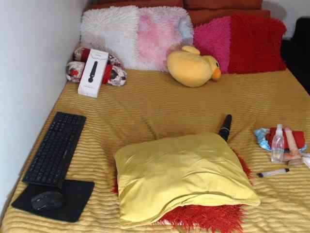 Sexypreshiee webcam