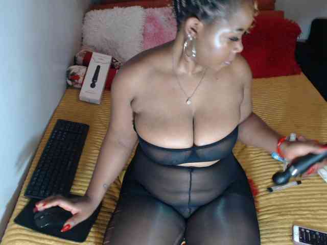 Sexypreshiee webcam