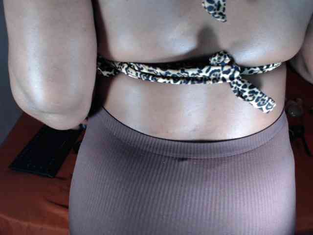 Sexypreshiee webcam