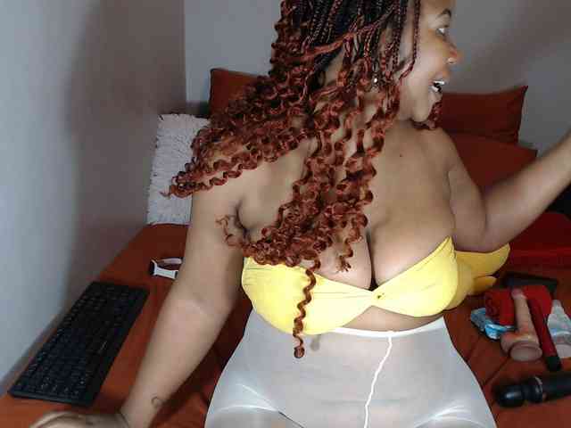 Sexypreshiee webcam