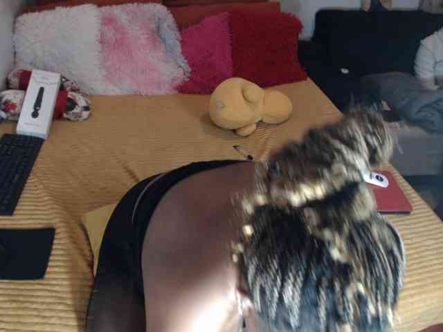 Sexypreshiee webcam