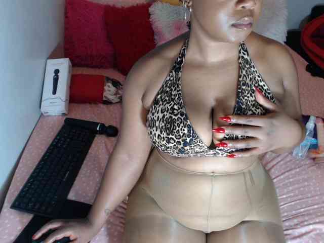 Sexypreshiee webcam