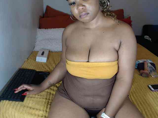 Sexypreshiee webcam