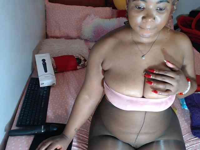 Sexypreshiee webcam