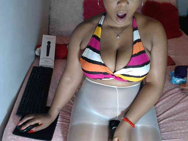 Sexypreshiee webcam