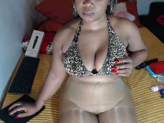 Sexypreshiee webcam