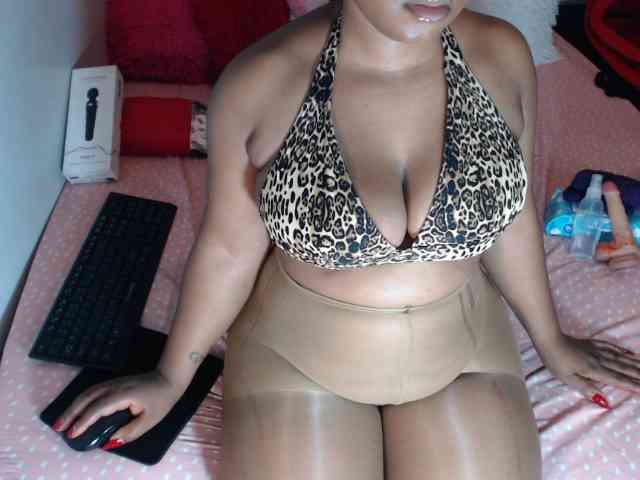 Sexypreshiee webcam