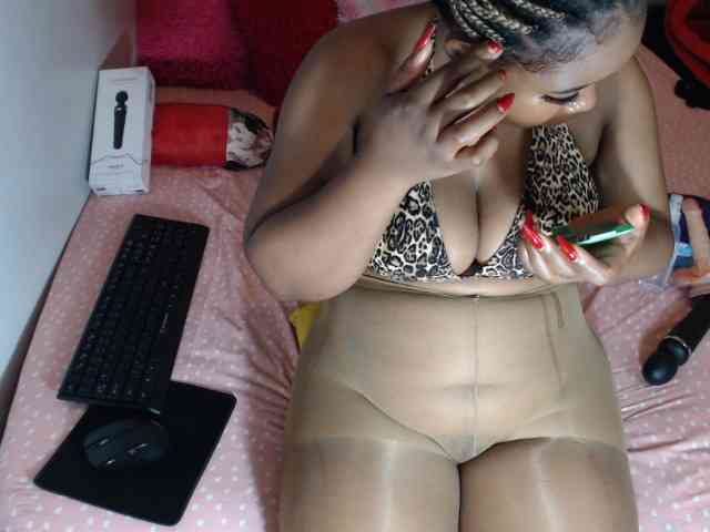 Sexypreshiee webcam