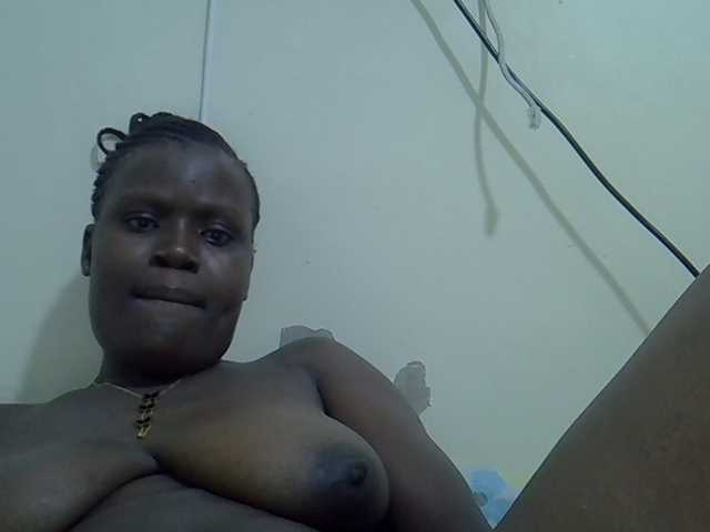 sexysharo live cam on BongaCams